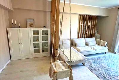 Apartament cu 2 camere semidecomandat, mobilat în P-ța Romană