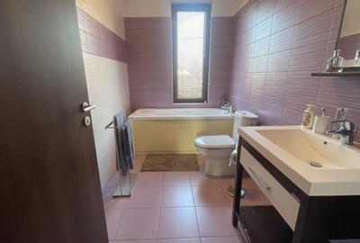 Casa eleganta si luminoasa, situata in zona de case - Mehala - 28