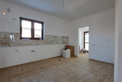 CASA 4 CAMERE CU SUPRAFATA GENEROASA IN  STIL NEOROMANESC - 34
