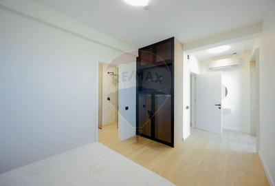 De vânzare Vilă cu 8 camere în Sânmartin, 290 mp util, teren 1100 mp - 23