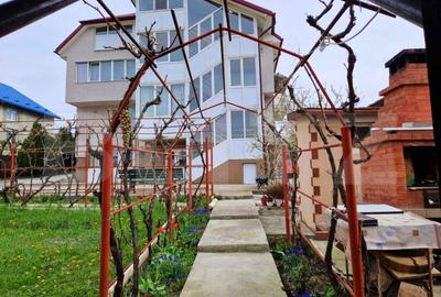 Casă  cu 2 apartamente, mansardă și teren 1000 mp – Tomești - 2