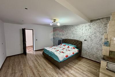 Casă / Vilă cu 8 camere - 9