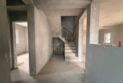 Duplex cu 5 camere, despărțit prin camera tehnica, la asfalt | Mosnita Veche - 11