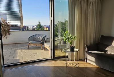 Penthouse cu 3 camere decomandat, mobilat în Pipera