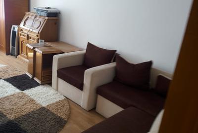 Inchiriez in 7 Noiembrie apt. 4 camere,decomandate,mobilat si utilat - 7