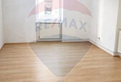 Spațiu comercial, de 23.7 mp, în Central