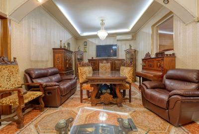 Apartament cu 4 camere decomandat în P-ța Unirii