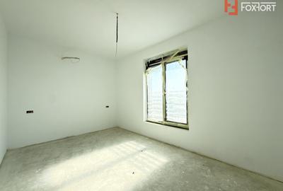 Duplex 4 camere situat la drum asfaltat, in Sacalaz - 24