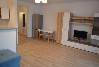 Garsonieră decomandată, mobilată în Tudor