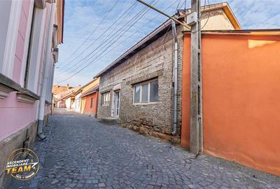 Accesibilitate si farmecul unei case cu garaj, locatie de referinta, Central, Ta - 28