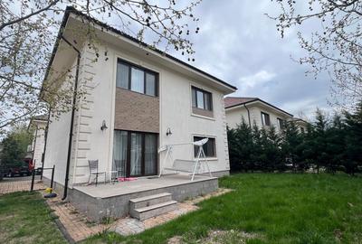 Casă individuală cu 5 camere în Central