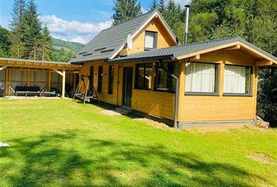 Casă cu 4 camere în Măguri-Răcătău