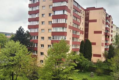 Apartament cu 2 camere decomandat, mobilat în Calea București