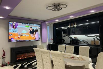 Apartament cu 3 camere decomandat în Exterior Vest