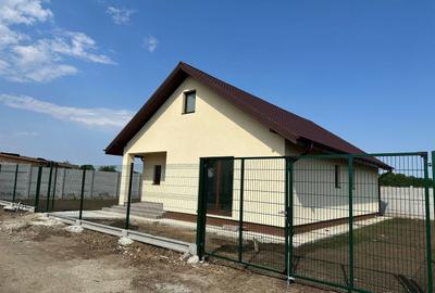 Casă individuală cu 3 camere în Dascălu
