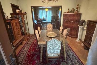 Apartament cu 3 camere semidecomandat în Romană