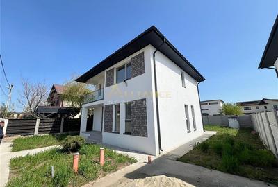 Vila Individuala - 5 camere-3 bai-Strada Miorita-500 M  de STV - 5