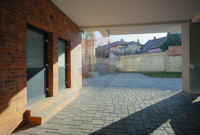 Apartament de închiriat cu 2 camere și parcare, ultracentral, Oradea - 8