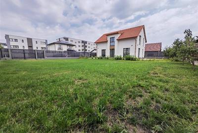 Casă individuală cu 4 camere în Periferie