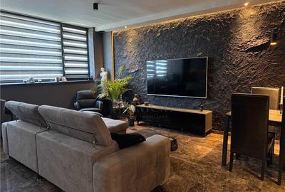 Apartament cu 3 camere decomandat, mobilat în Torontalului