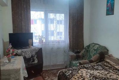 Apartament 3 camere, ultra central, Bals - 1