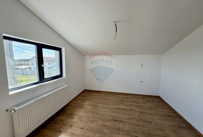 Casă / Vilă Golesti - 12