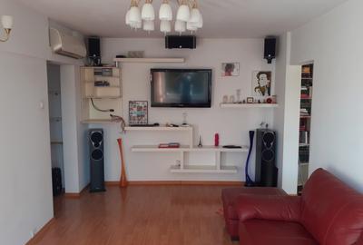 Apartament cu 3 camere decomandat, mobilat în Ștefan cel Mare
