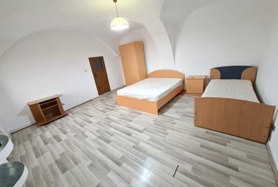 Inchiriez garsoniera la casa in centrul Brasovului, disponibila imediat - 2