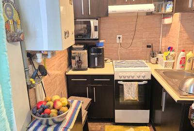 Vand apartament cu 2 camere cu GARAJ in Deva, Dacia (Romanilor), etaj 2, - 3