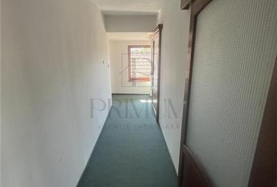 LIPOVEI - Vila INDIVIDUALA - P+2 - 8 cam - 4 bai - curte -GRADINA - PIVNITA -toa - 8