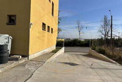 Clădire pentru clinici și companii – eficiență energetică cu panouri foto - 14