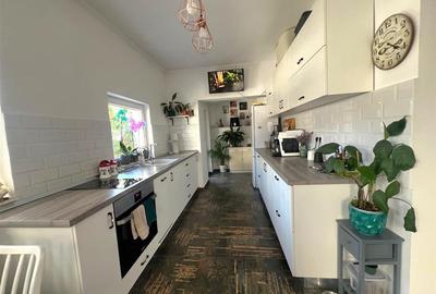 Casă individuală cu 3 camere în Centru Civic