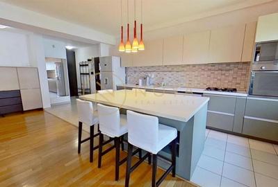 Apartament cu 3 camere decomandat, mobilat în Iancu Nicolae