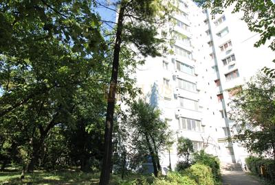 Amplasat intre Iulius Mall si Parcul Botanic, liber. - 1