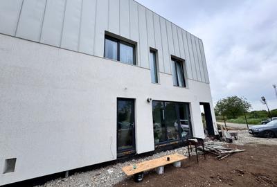 Casa Moderna P+1+M. 320mp Teren. 145mp Util - 6