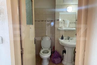 Apartament de 3 camere decomandat, 75 mp, 2 băi, 2 balcoane, etaj intermediar. - 16