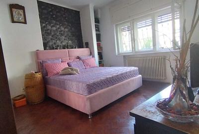 Apartament cu 3 camere circular în Victoriei