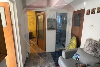 Apartament 2 camere str Miron Costinîn - 12