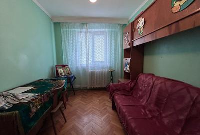 Apartament 3 camere confort 1 decomandat, Plantelor, etaj 3. - 3