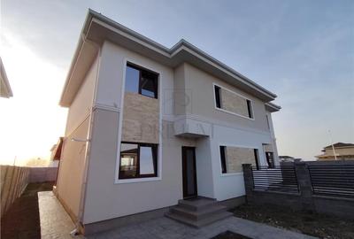 Duplex cu 4 camere în Moșnița Veche