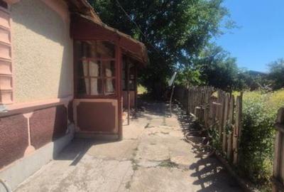 23 August teren intravilan 1400 mp + casa 5 camere central - 2
