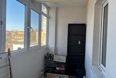 Apartament de vanzare, 2 camere, 50 mp, etaj 3, zona Independentei - 2