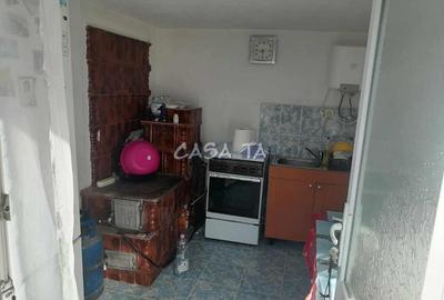 Casa situata in Bumbesti Pitic - Carligei - 11