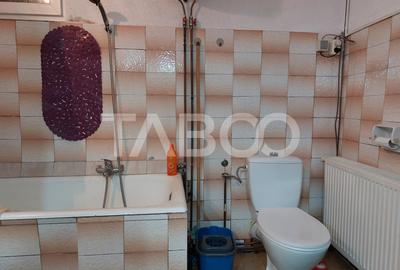 Casa si curte pretabila pentru 2 familii 980 mp teren liber Cisnadie - 27