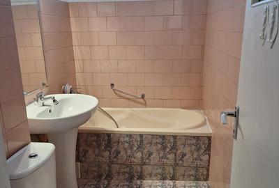 Apartament 3 camere de inchiriat, renovat, Drumul Taberei,Pet Friendly - 2