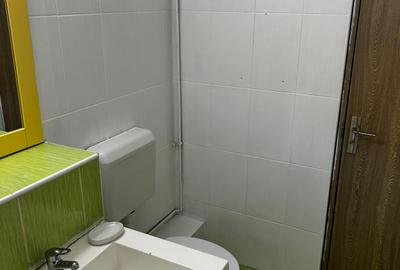 Apartament cu 2 camere ..  2 balcoane si centrala termica .. S= 51 mp - 11