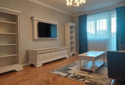 Apartament de inchiriat 3 camere - modern - zona Dioda