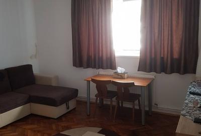 Apartamnt 2 camere mobilat si utilat zona Livada Postei