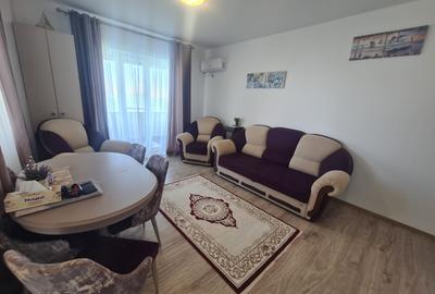 Apartament cu 3 camere semidecomandat, mobilat în Mamaia