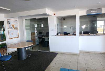 Showroom auto suprafata 6.500 mp, teren 15.000 mp cu deschidere 90 ml la DN 1. - 31